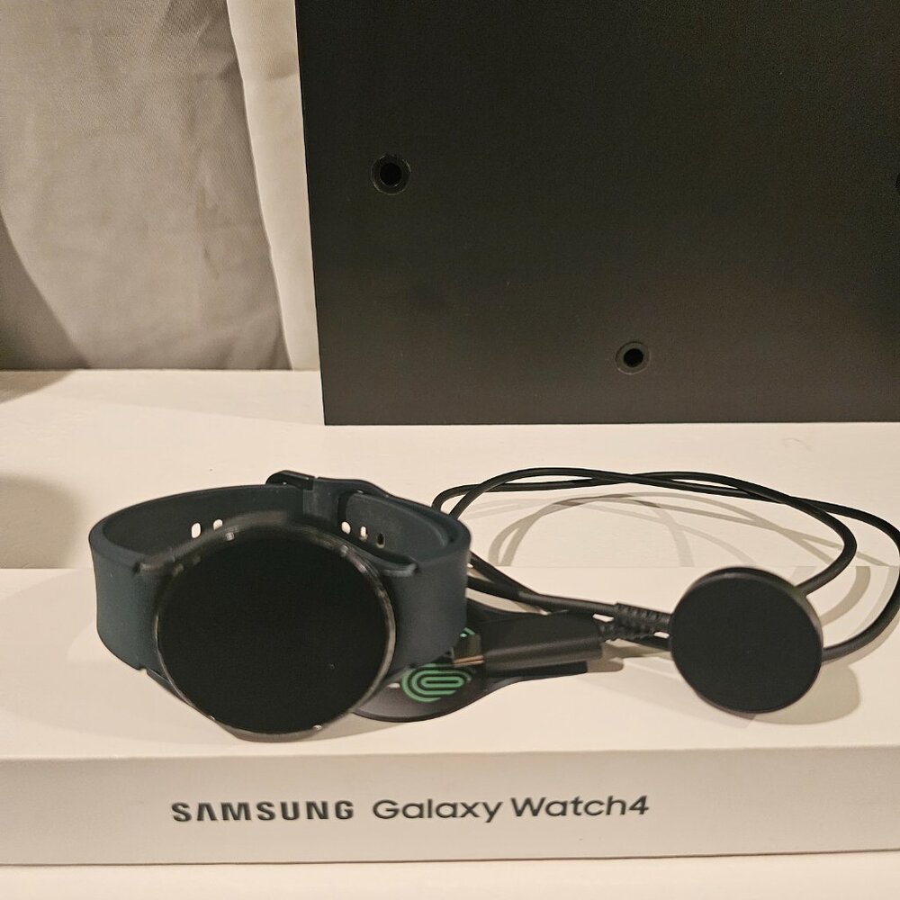 Samsung Galaxy Watch 4 - Pre-owned - Picture 4 of 5